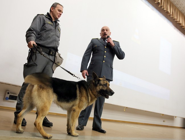 Guardia di Finanza a Ragioneria Macerata_Foto LB (7)