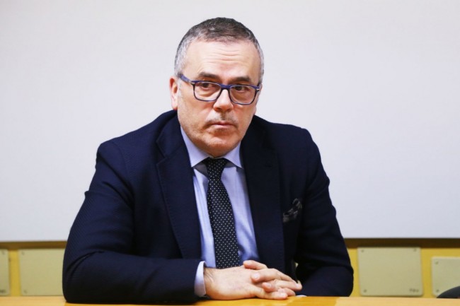 donazione-ecografo-ospedale-macerata-maccioni-foto-ap-4-650x433