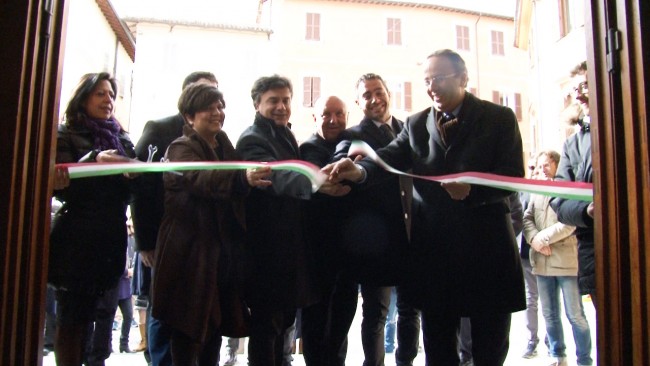  Il taglio del nastro al palazzo dell'Informatica ex sede del tribunale
