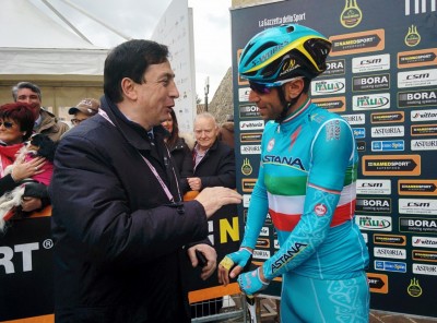 Il sindaco Marinelli con Vincenzo Nibali