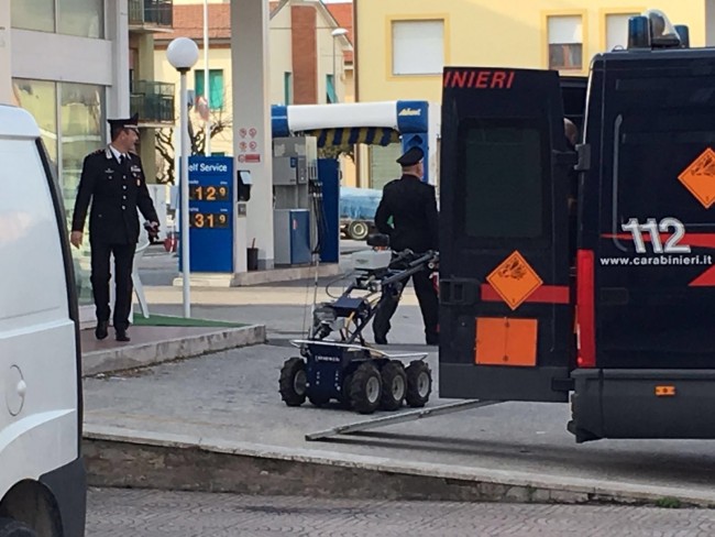 allarme bomba porto potenza carabinieri vigili del fuoco Fdm robot artificieri