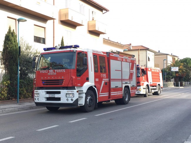 allarme bomba porto potenza carabinieri vigili del fuoco pompieri Fdm