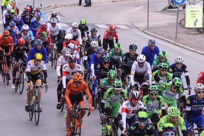 ciclismo-tirreno-adriatico-gruppo-civitanova-8-400x267