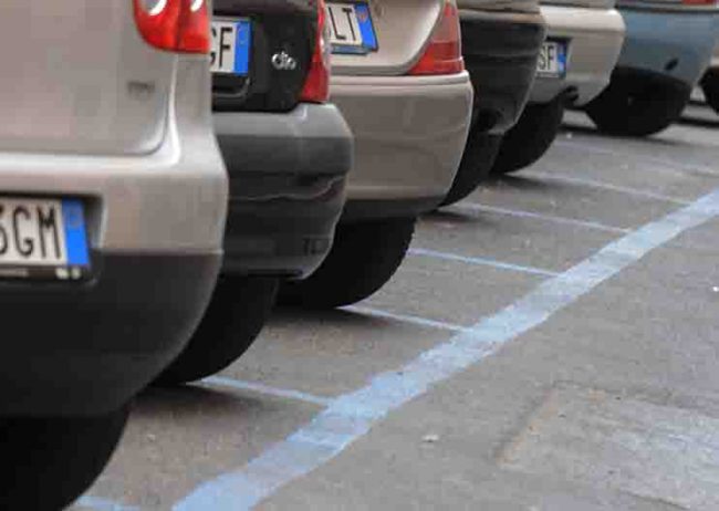 parcheggi-sulle-strisce-blu
