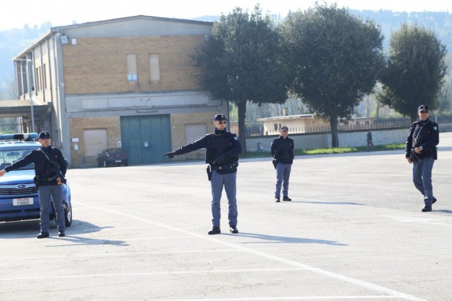 posto di blocco polizia villa potenza foto ap (13)