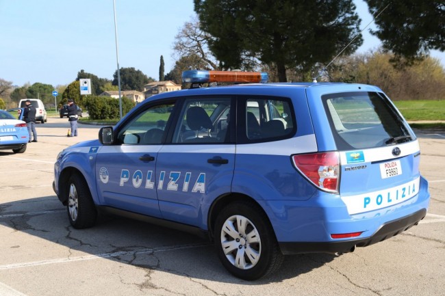 posto di blocco polizia villa potenza foto ap (3)