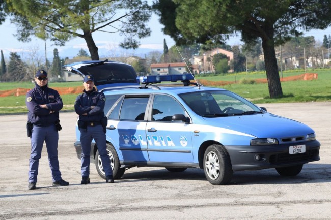 posto di blocco polizia villa potenza foto ap (9)