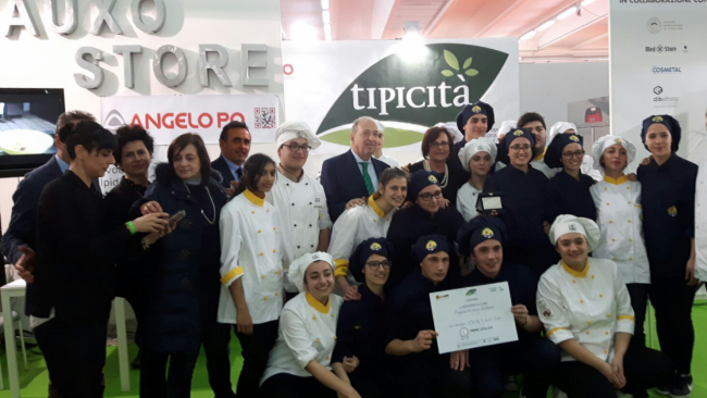 La premiazione della sezione CC della classe quarta del Varnelli