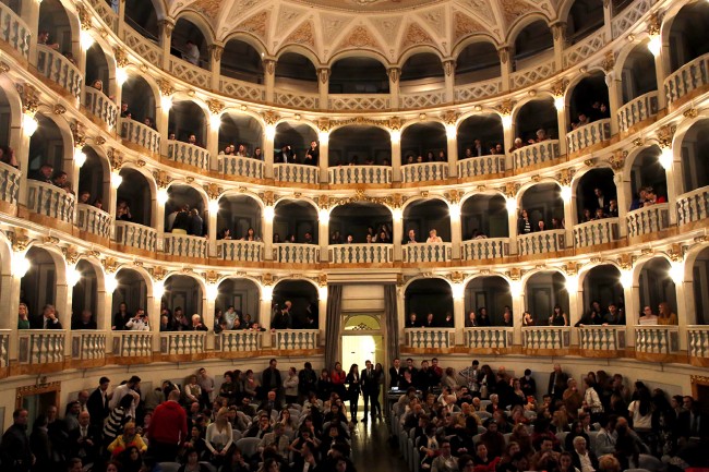 Laurea infermieri Teatro Lauro Rossi Macerata_Foto LB (10)