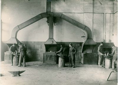 Fucinatori e lavoranti del ferro battuto dell'istituto