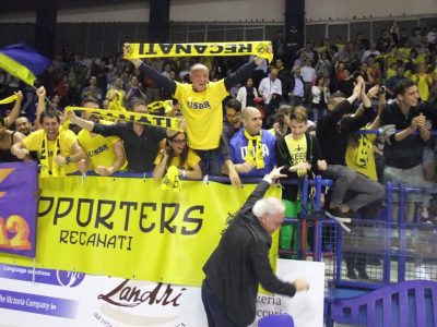 basket-recanati-Tripudio-sugli-spalti-