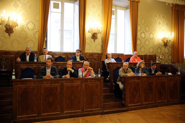 consiglio-provinciale-macerata_FOto-LB-20-650x433
