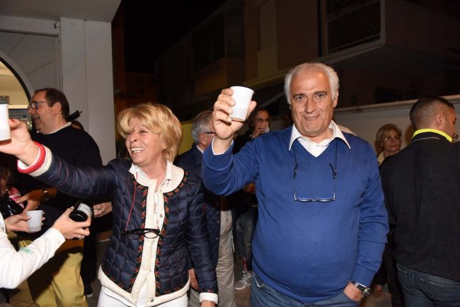 festeggiamenti neo sindaco mozzicafreddo - rosalba ubaldi - porto recanati (7)
