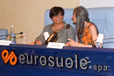 Rosaria Ercoli insieme con Daniela Sani del Cluster marche manufacturing