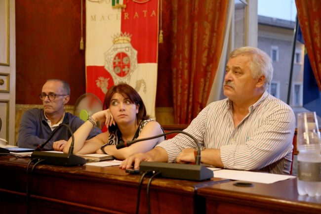 incontro sindaco con commercianti e residenti per pedonalizzazione parksì foto ap (10)