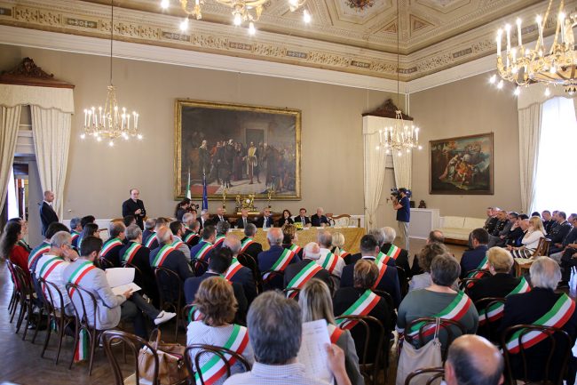 I sindaci della provincia di Macerata alla firma del protocollo per la sicurezza