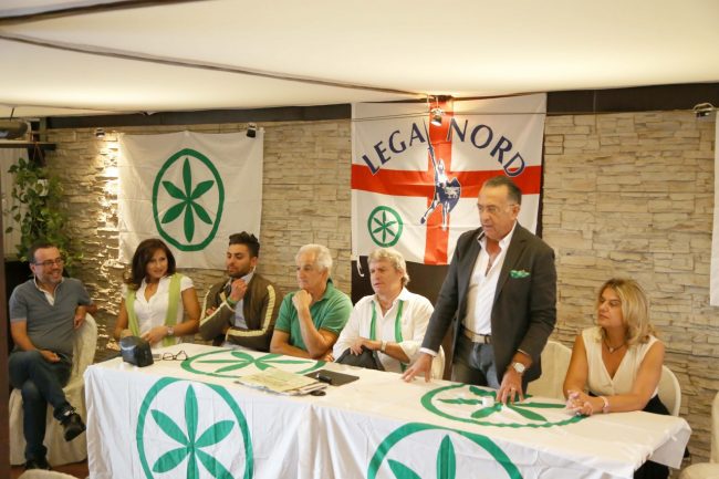 conferenza lega nord bar delizie foto ap (9)