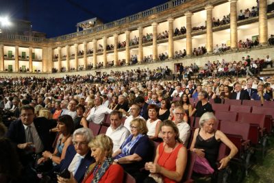 prima-del-trovatore-sferisterio-macerata-opera-festval-2016-foto-ap-16-400x267
