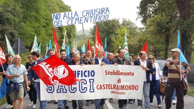 La protesta dei lavoratori della Sacci