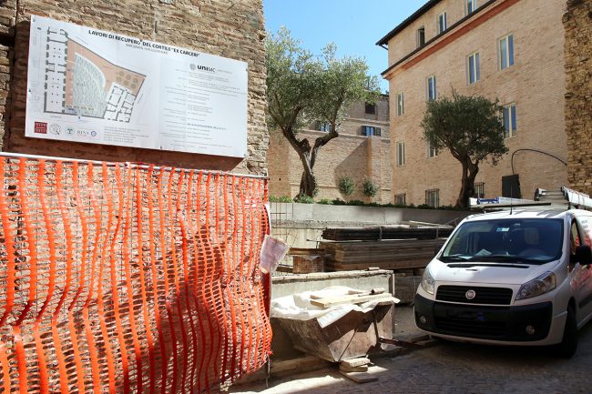 cortile-ex-carceri-unimc_foto-lb-1