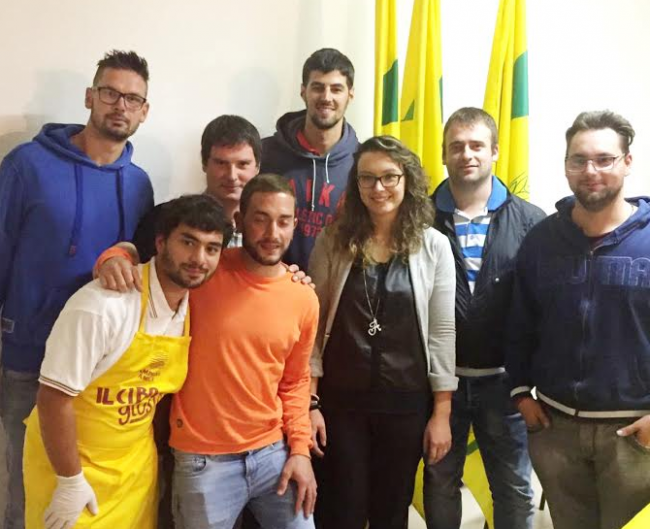 la-nuova-presidente-dei-giovani-imprenditori-coldiretti-macerata-alba-alessandri-assieme-al-nuovo-comitato-provinciale