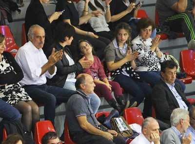 Alcuni degli sfollati alla partita della Lube