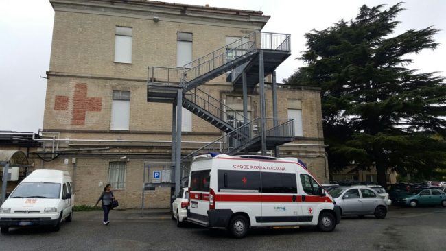 ambulanza-ospedale-parcheggi