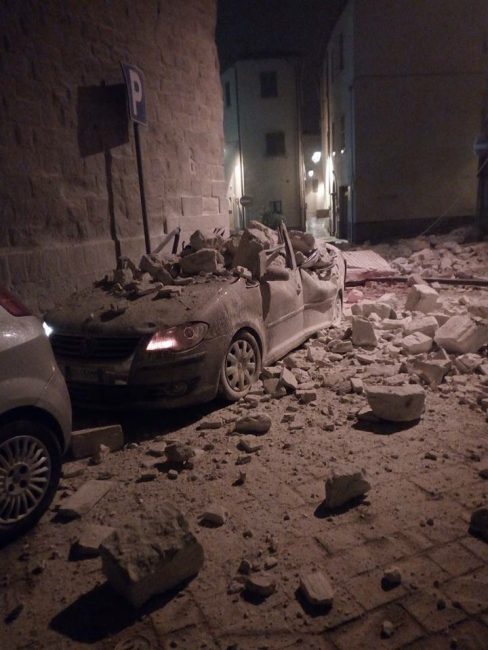 auto-camerino-distrutta