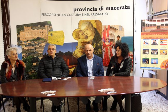 caterina-damiani_alessandro-quarchioni_pietro-romagnoli_cecilia-cesetti_teatro-mogliano_foto-lb