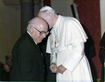 Dante Cecchi con papa Giovanni paolo II