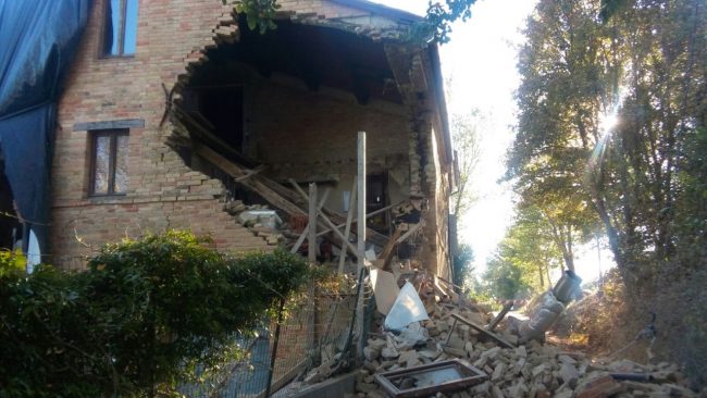 colmurano_terremoto_30_ottobre_1