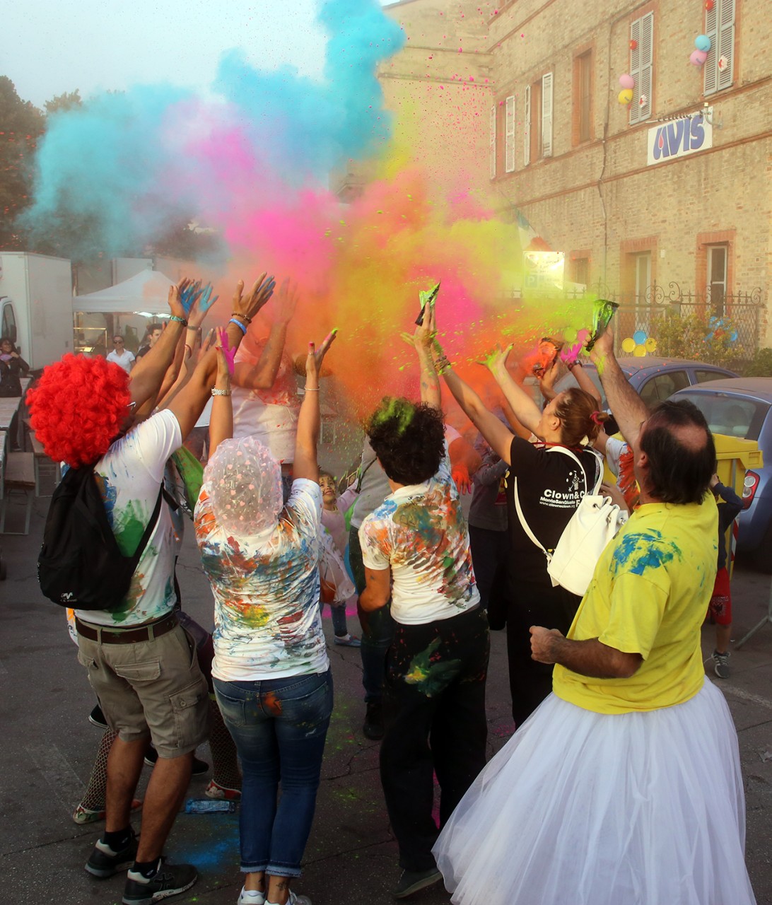 esplosione-colori-clown-e-clown-monte-san-giusto_foto-lb-5