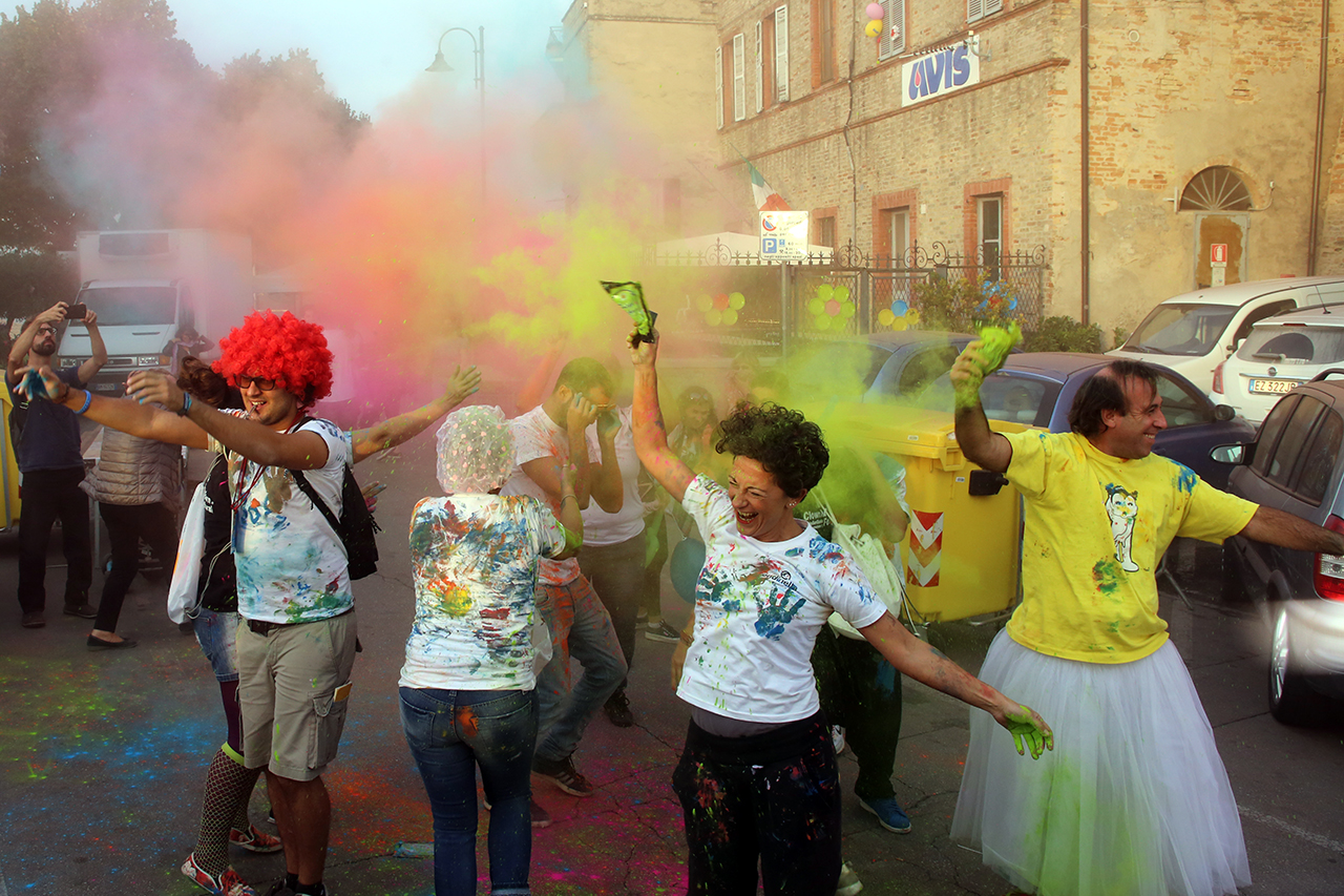 esplosione-colori-clown-e-clown-monte-san-giusto_foto-lb-6