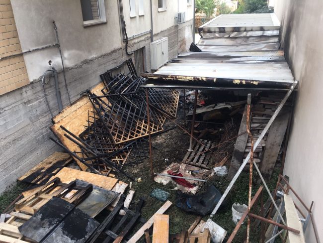 incendio-civitanova-legna-0