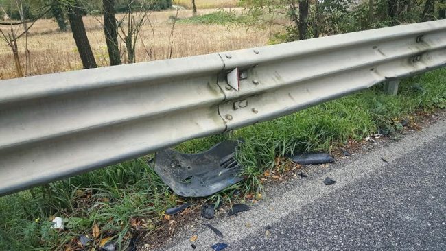 incidente-castelraimondo-auto-camion