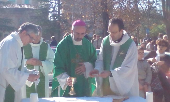 messa_macerata_giardini_diaz_terremoto_30_ottobre_17