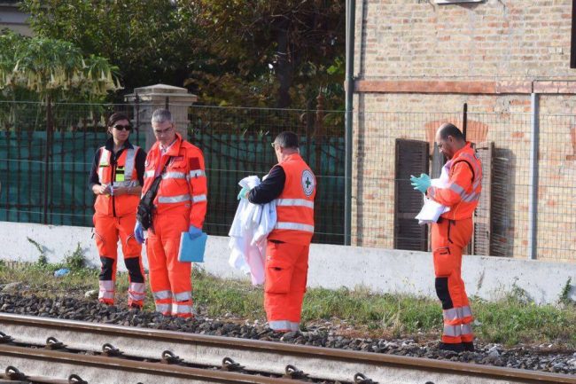 morto-binari-treno-porto-potenza5