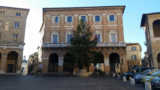 albero-natale-macerata-2016