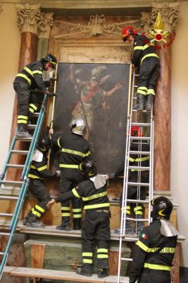 collegiata-san-martino-caldarola-recupero-opere-vigili-del-fuoco-11-267x400
