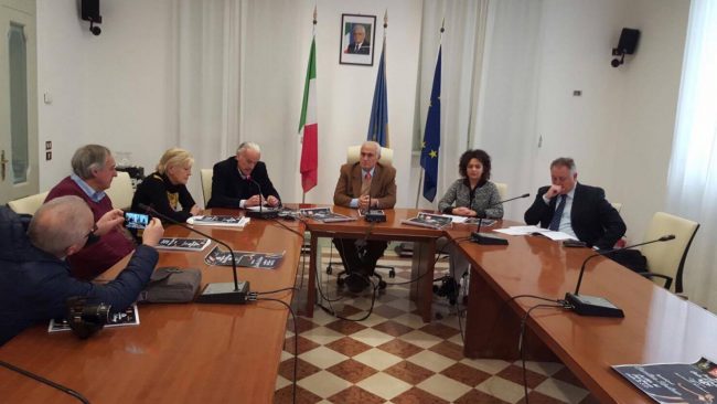 La presentazione in Comune delle iniziative natalizie