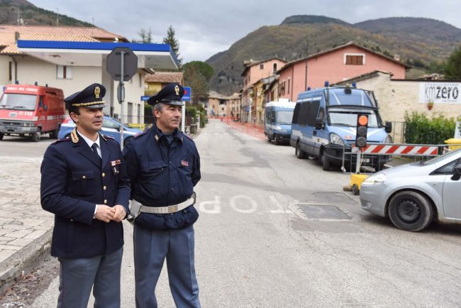 terremoto-sandro-tommasi-posto-di-blocco-visso-FDM-5-650x434