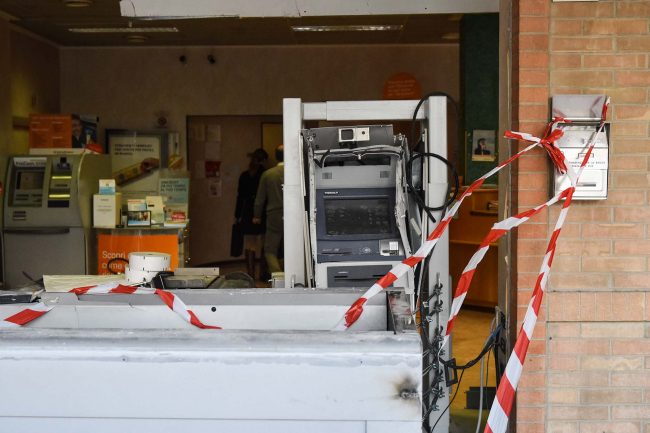 unieuro-bancomat-montecosaro-1