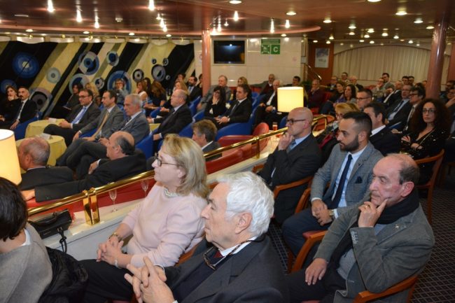La sala della festa sul Francesca di Adria Ferris