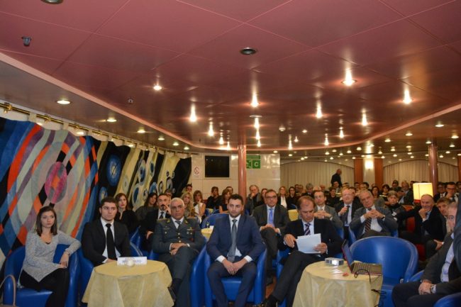 Gli ospiti del Christmas party di Rossi a bordo del Francesca