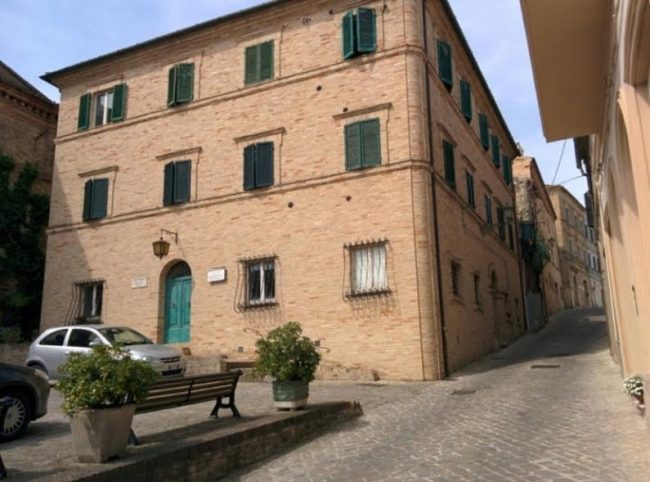 Giuliana-Galantara-palazzo