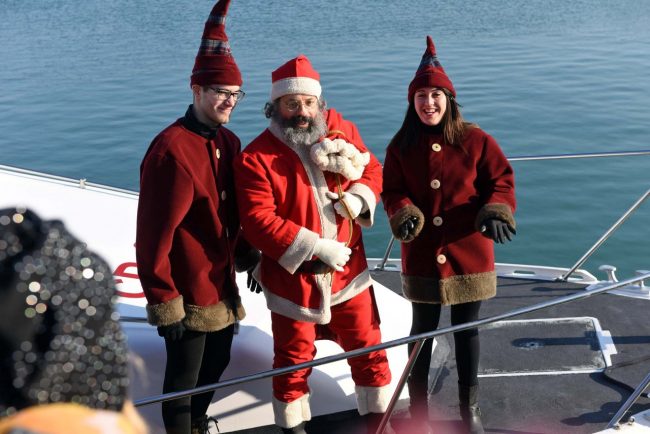babbo-natale-viene-del-mare-porto-civitanova-FDM-4-650x434