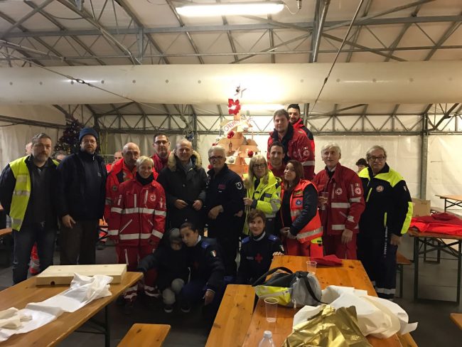 Foto di gruppo per i volontari