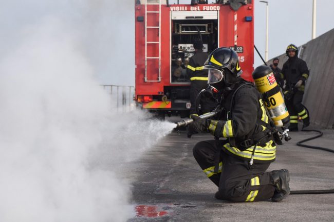 esercitazione-guardia-costiera-vdf-croce-verde-118-porto-civitanova-3