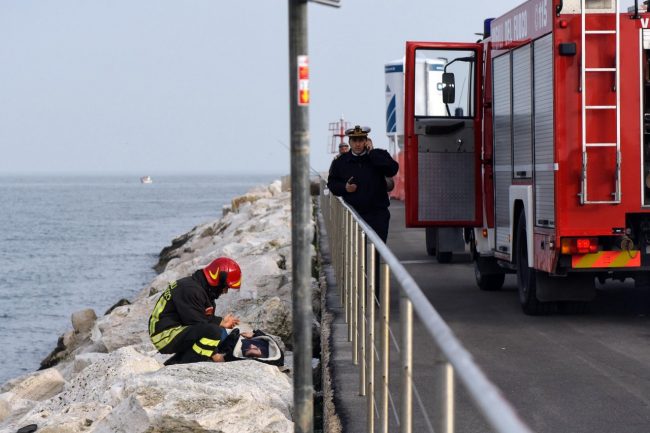 esercitazione-guardia-costiera-vdf-croce-verde-118-porto-civitanova-5