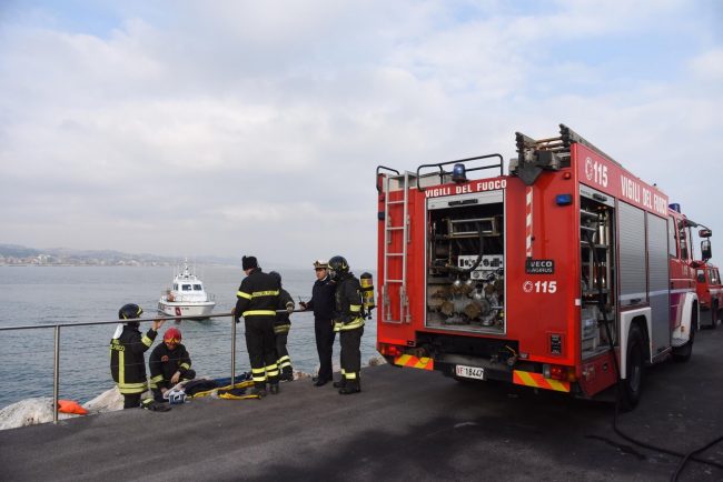 esercitazione-guardia-costiera-vdf-croce-verde-118-porto-civitanova-6